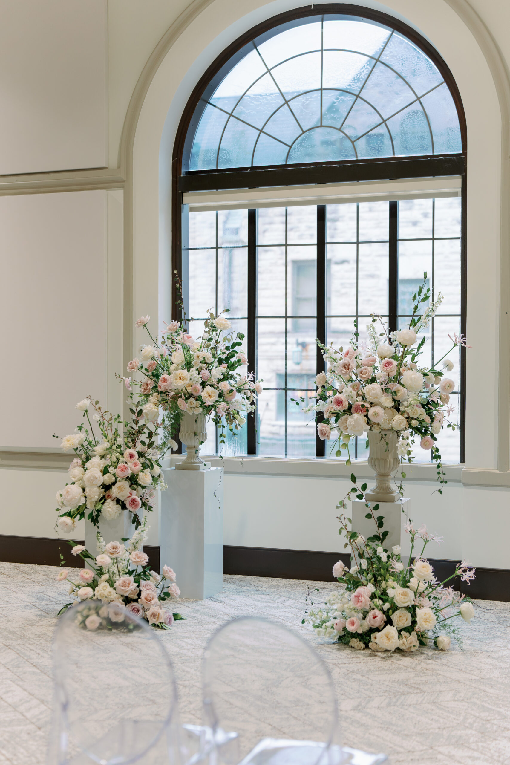 Wedding flowers at the Fort Wayne Phil Harmonic Center Wedding Venue